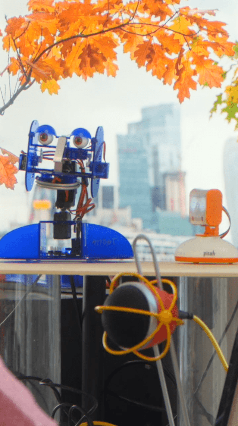 Ohbot 2.2